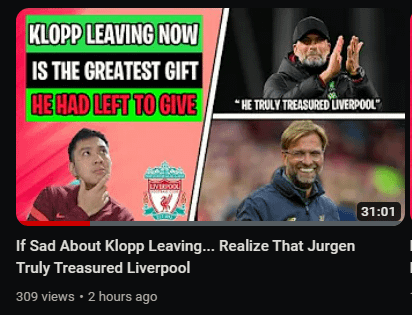 Huấn luyện viên Bundesliga ăn mừng cuồng nhiệt cùng các cầu thủ sau một bàn thắng quan trọng, thể hiện sự gắn kết và ảnh hưởng tích cực.