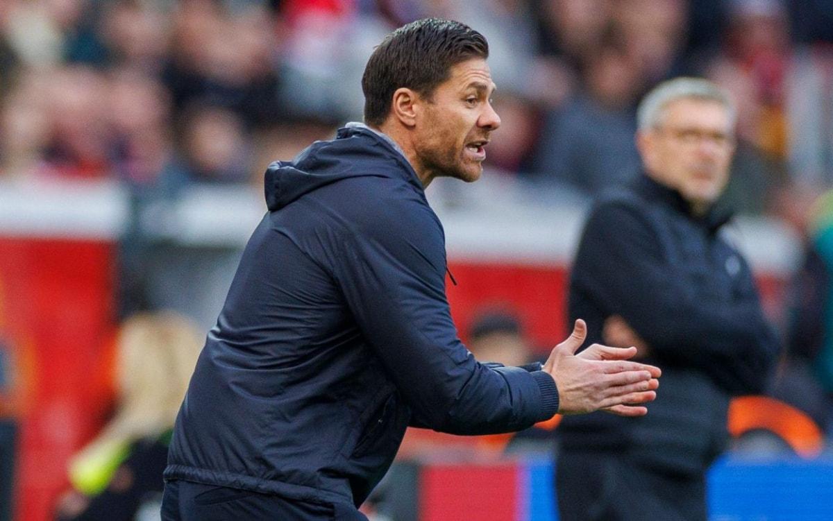 Đồ họa bảng xếp hạng Ligue 1 làm nổi bật vị trí cạnh tranh của Monaco và PSG trong cuộc chiến giành chức vô địch mùa giải.