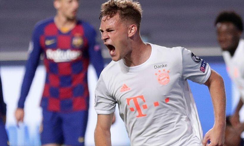 Toàn đội Bayern Munich ăn mừng chiến thắng đậm đà 7-1 trước Chelsea sau hai lượt trận vòng 1/8 Champions League 2019-2020