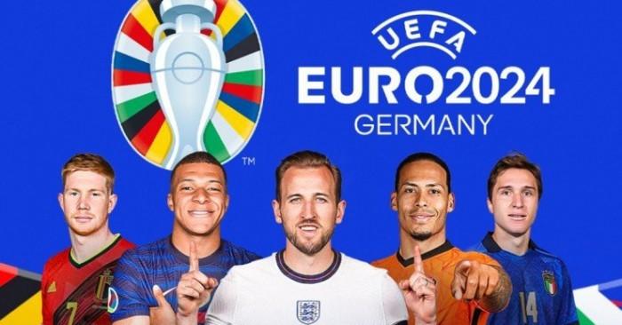 Đội tuyển Italia ăn mừng chức vô địch Euro 2020, đánh dấu sự trở lại và tiếp nối câu chuyện phát triển của các cầu thủ thế hệ mới.
