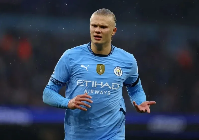 Erling Haaland và Kevin De Bruyne ăn mừng bàn thắng cho Manchester City trong một trận đấu tại Champions League