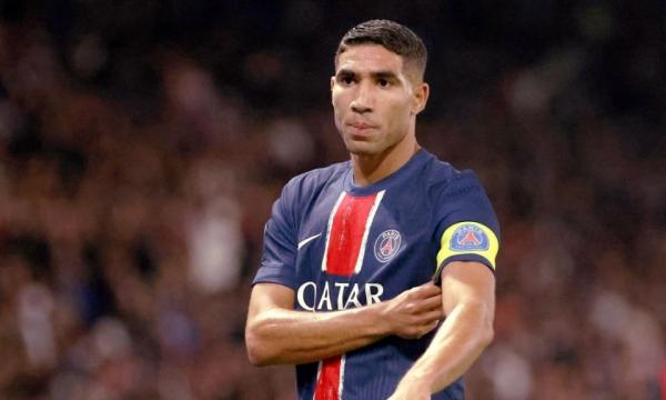 Huấn luyện viên Luis Enrique chỉ đạo chiến thuật cho đội hình PSG, yếu tố quan trọng duy trì sự thống trị tại Ligue 1.