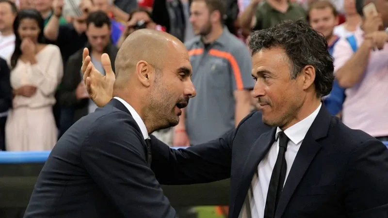 Hình ảnh các cầu thủ Paris Saint-Germain ăn mừng chức vô địch Ligue 1 thể hiện sự thống trị gần như tuyệt đối của họ tại giải đấu này trong những năm gần đây