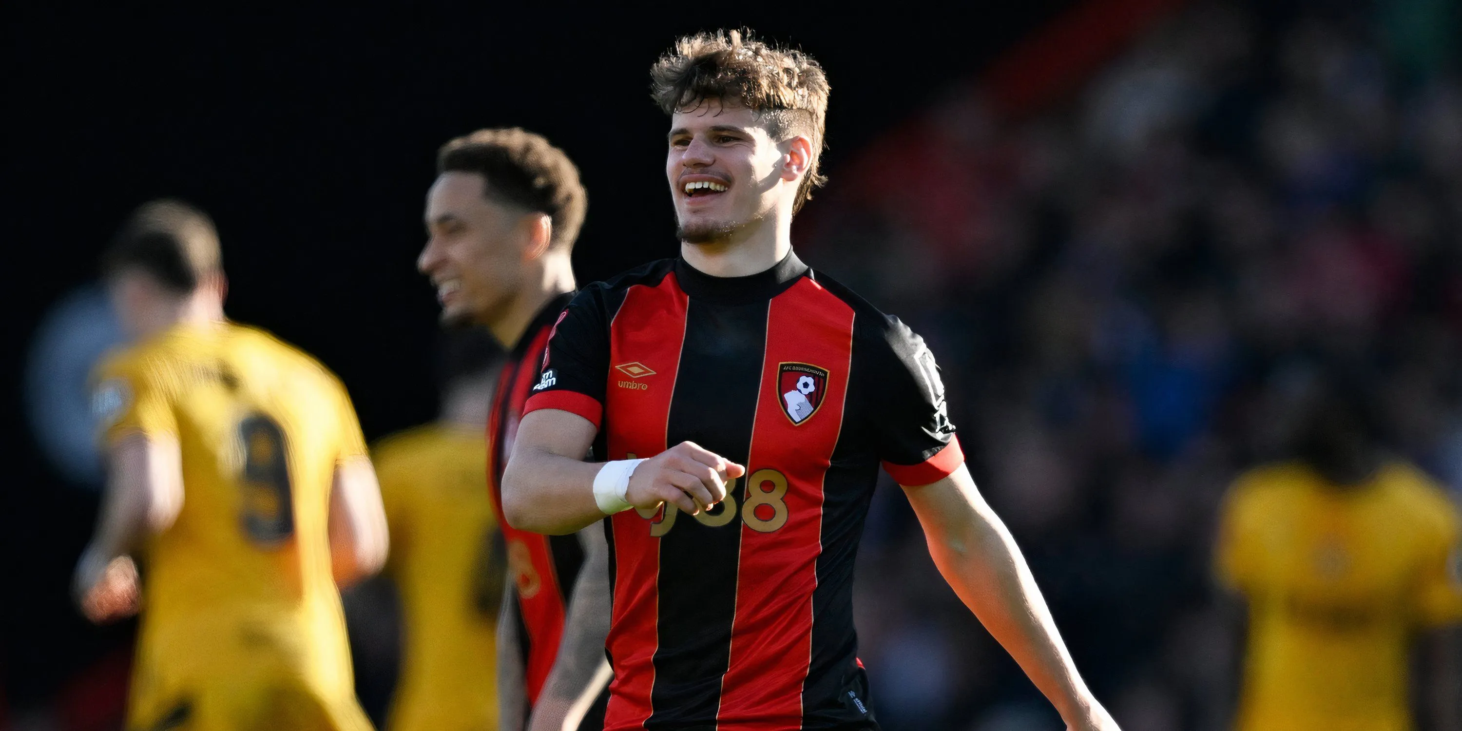 Hậu vệ Milos Kerkez trong một pha bóng cho Bournemouth