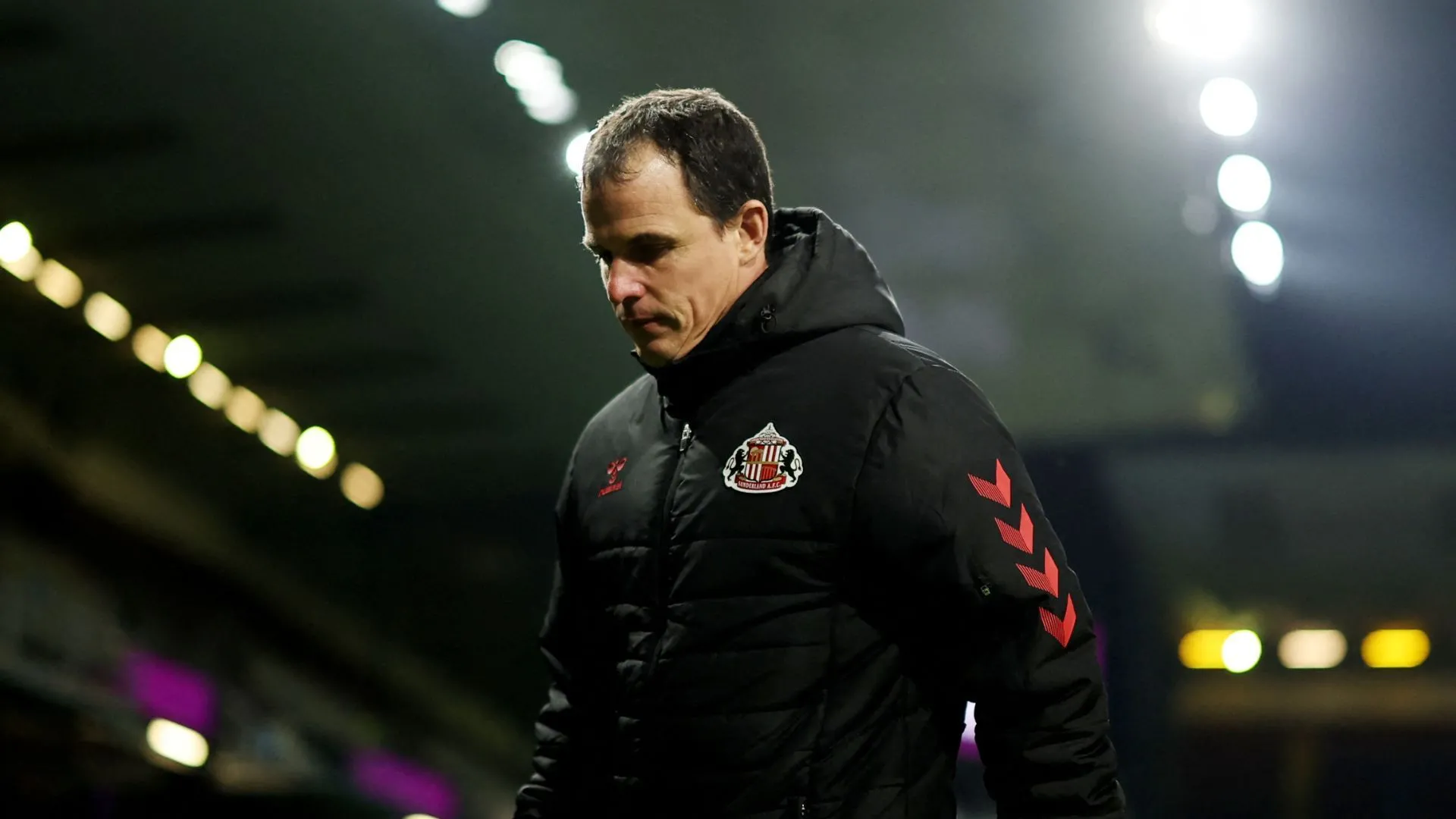 HLV Regis Le Bris của Sunderland đối mặt áp lực lớn trước trận play-off Championship