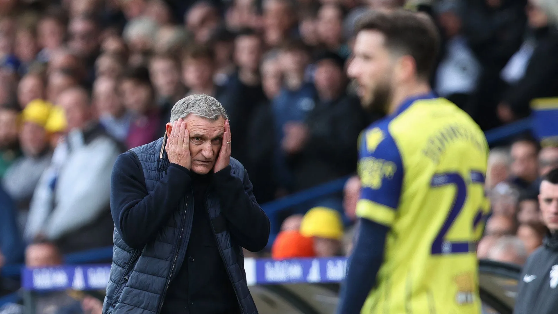 Huấn luyện viên Tony Mowbray thời điểm còn dẫn dắt West Brom.