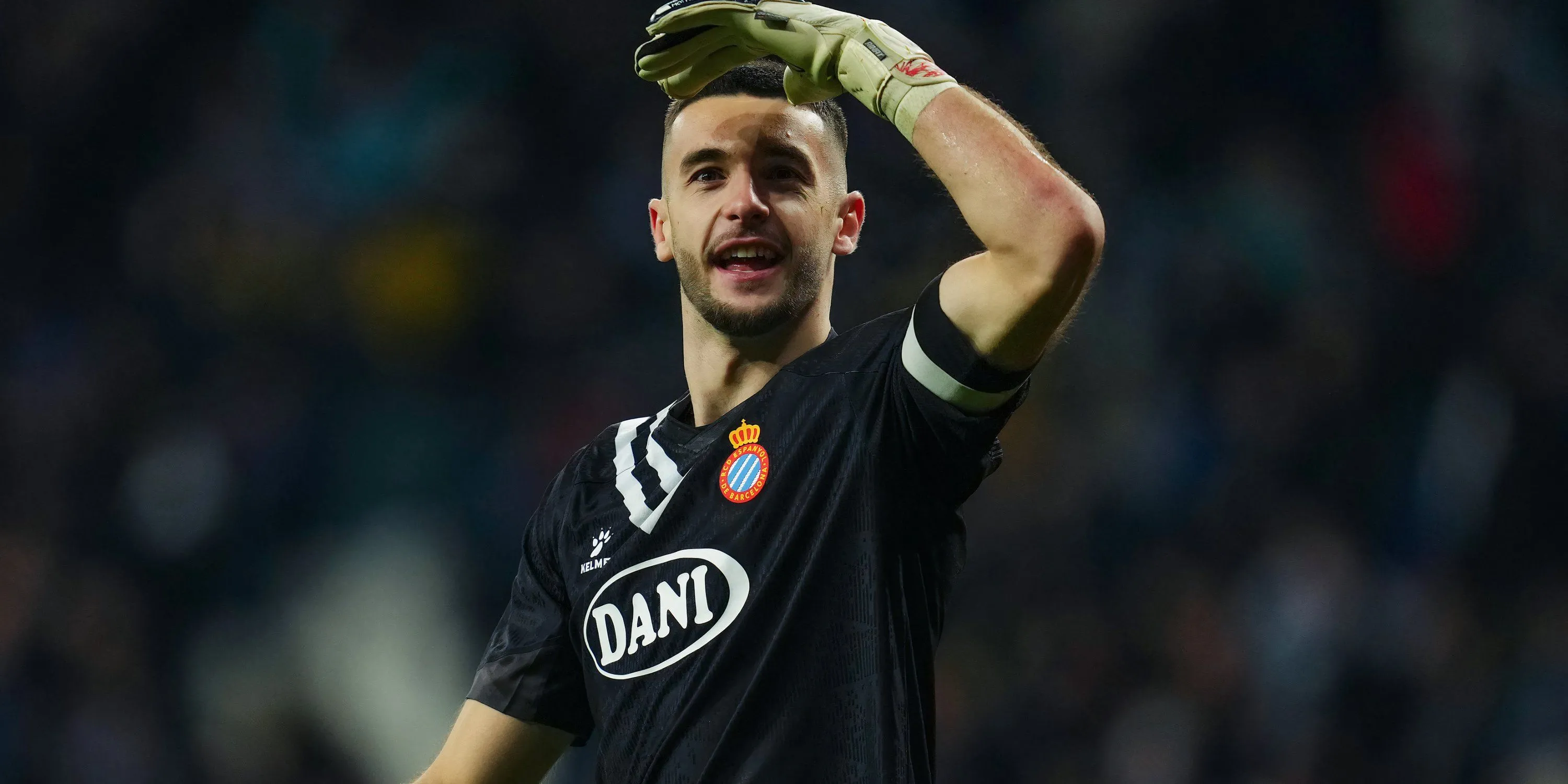 Thủ môn Joan Garcia của Espanyol - mục tiêu của Newcastle