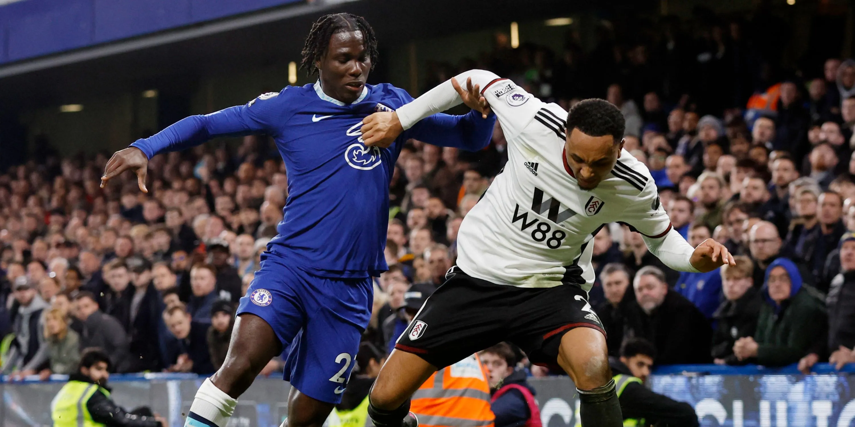 Tien dao Chelsea David Datro Fofana trong mot tran dau