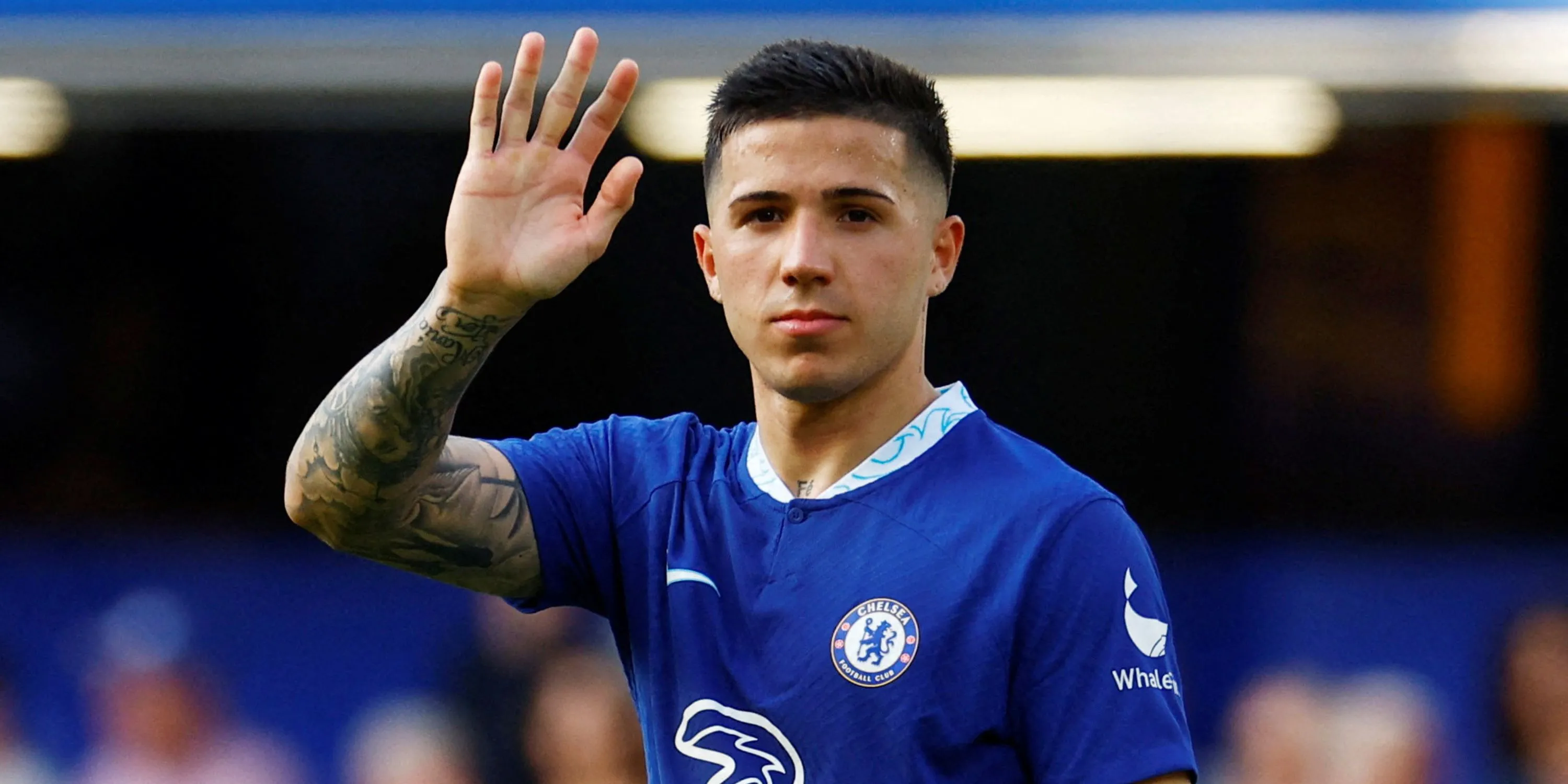 Tiền vệ Enzo Fernandez thi đấu cho Chelsea tại Premier League