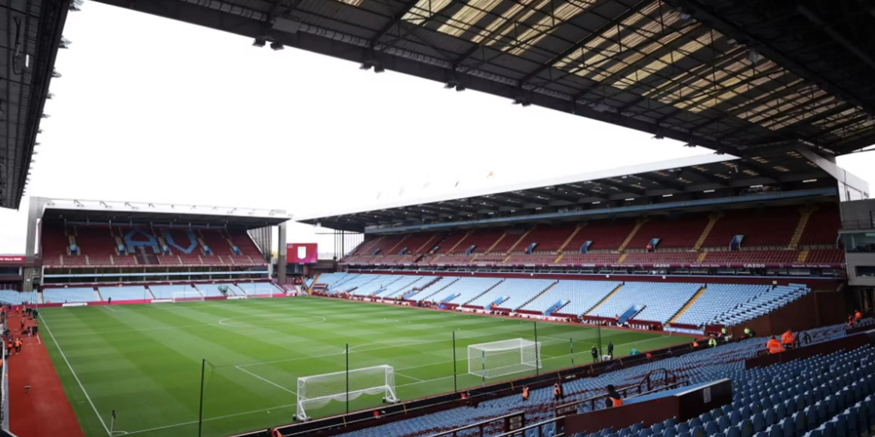 Toàn cảnh sân vận động Villa Park, Birmingham