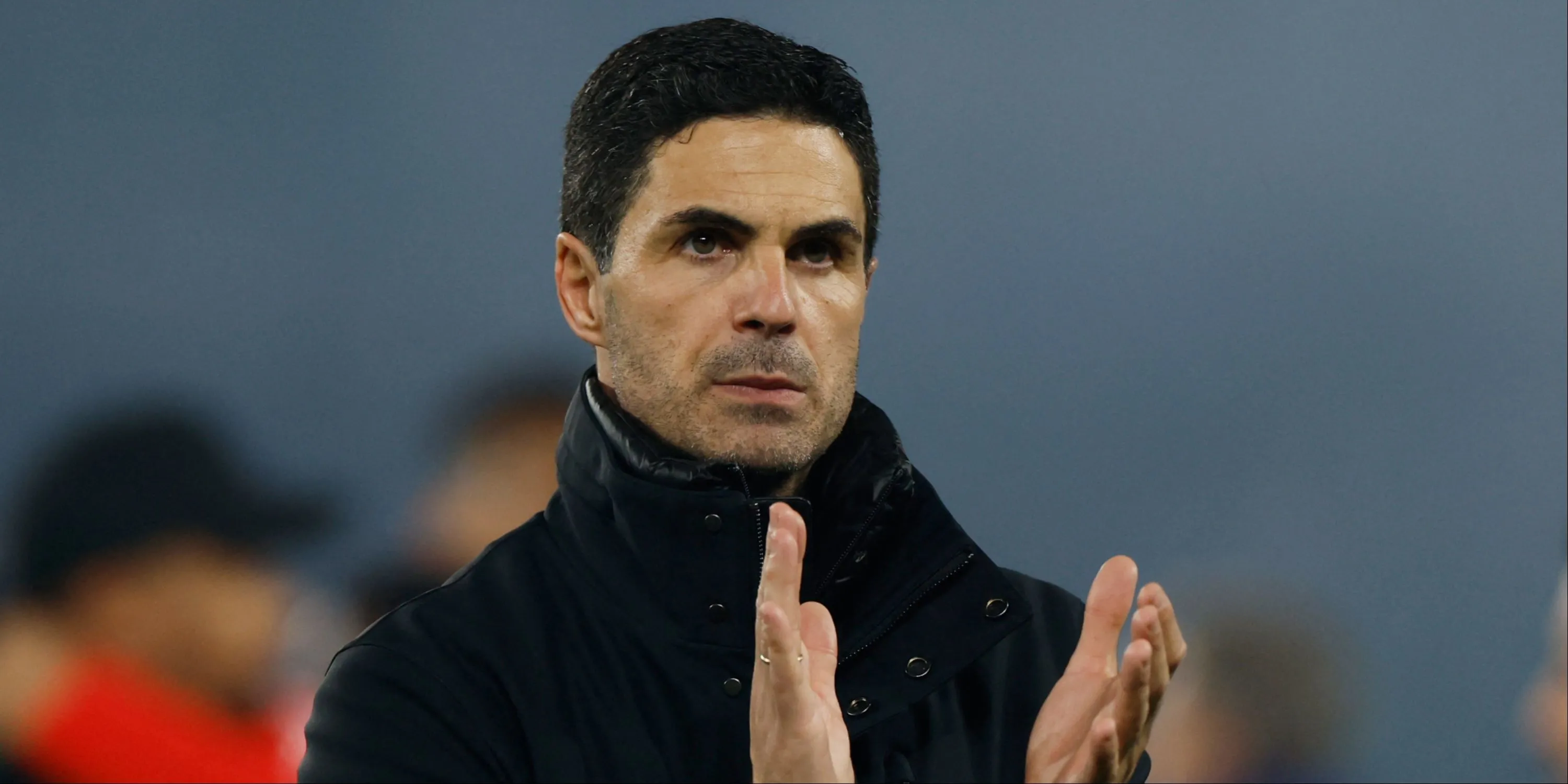 Huấn luyện viên Mikel Arteta của Arsenal trên băng ghế chỉ đạo