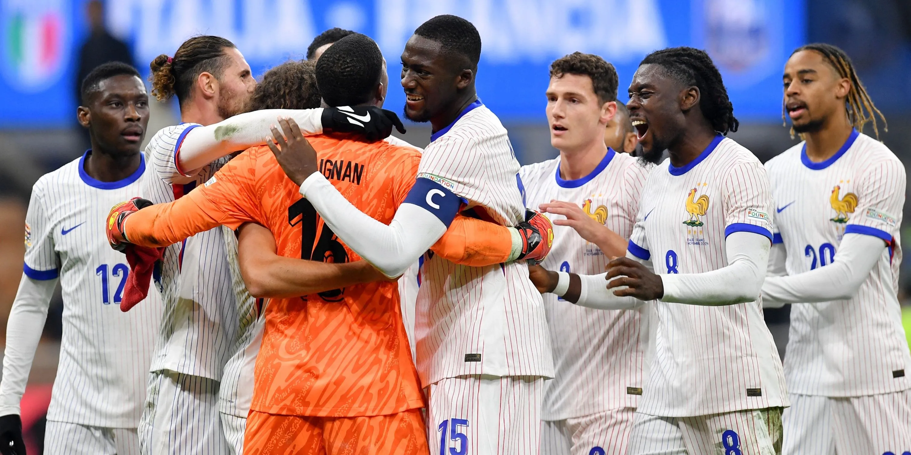 Mike Maignan, thủ thành được liên hệ chuyển tới Chelsea từ AC Milan