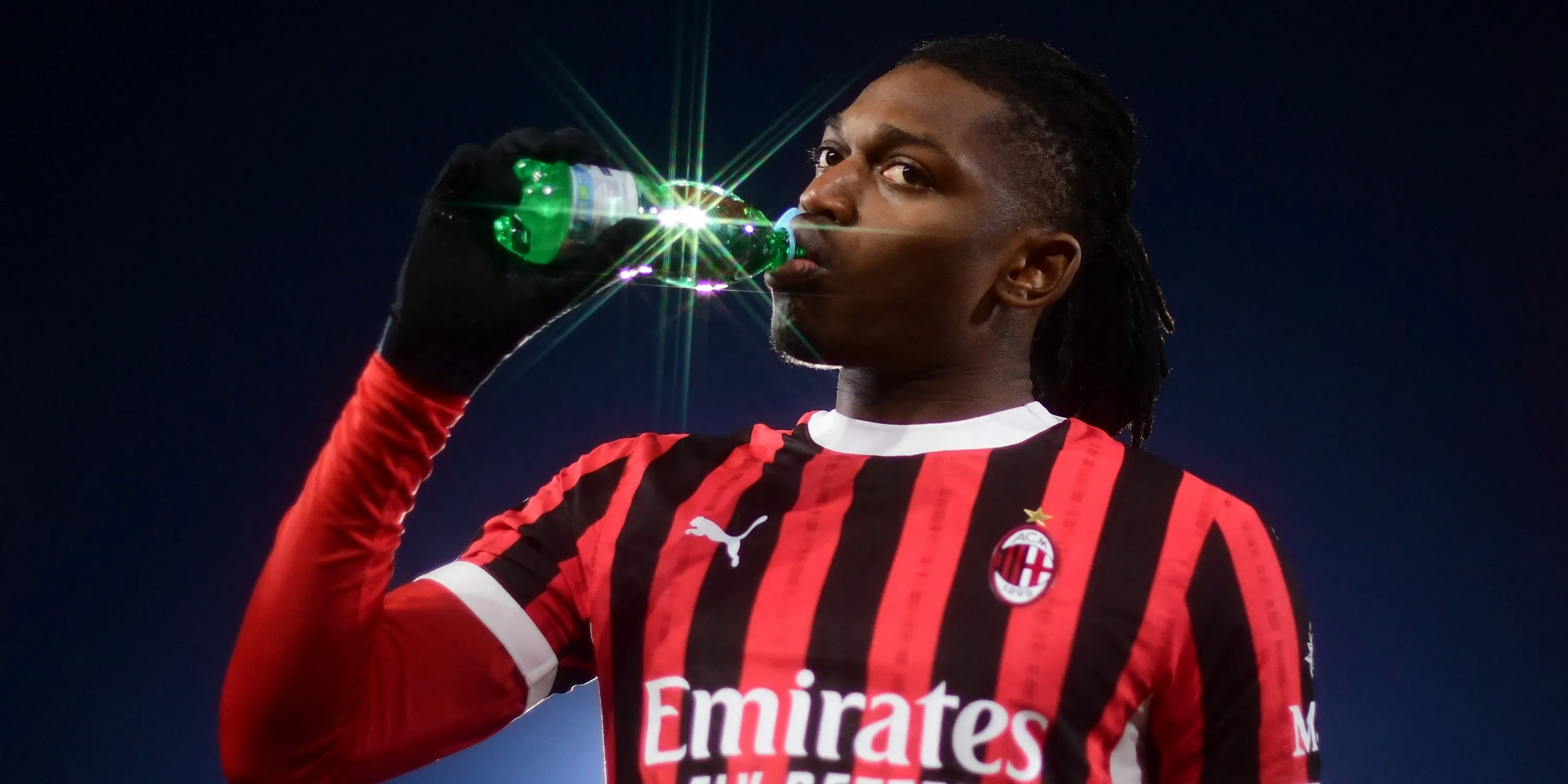 Rafael Leao trong màu áo AC Milan, cầu thủ được liên hệ với Arsenal