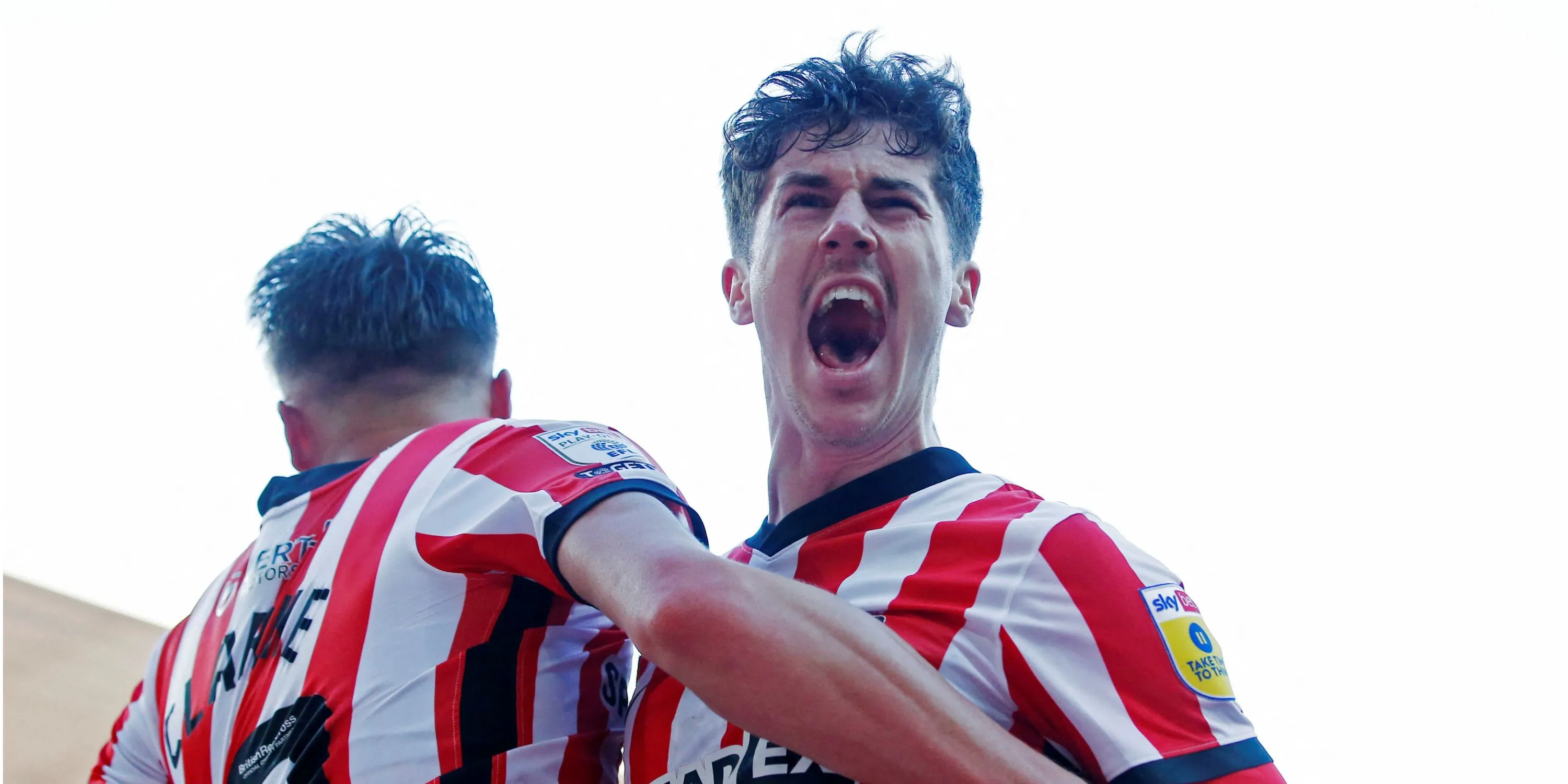 Trai Hume trong màu áo Sunderland ở Championship