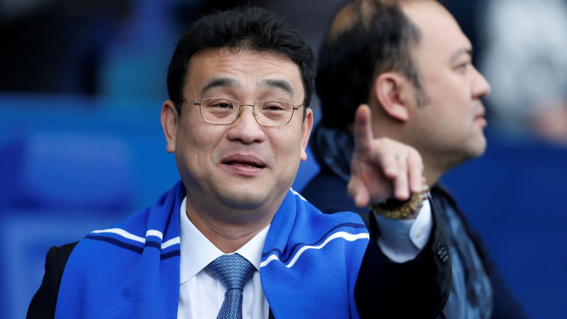 Chủ tịch Dejphon Chansiri của Sheffield Wednesday đối mặt với khủng hoảng tài chính.