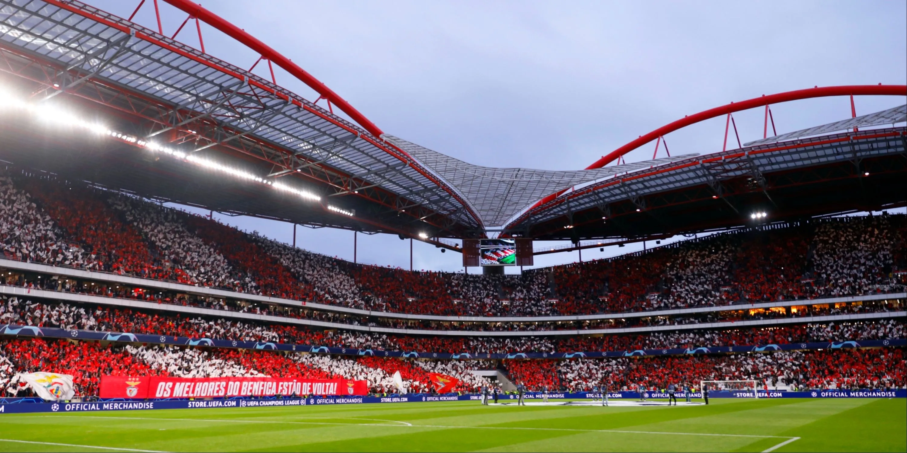 Sân Estadio da Luz của Benfica, kiến trúc hiện đại và ánh sáng ấn tượng