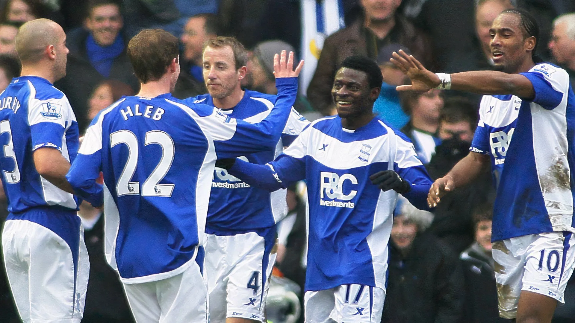Tiền đạo Obafemi Martins ghi bàn đầu tiên cho Birmingham City vào lưới Sheffield Wednesday