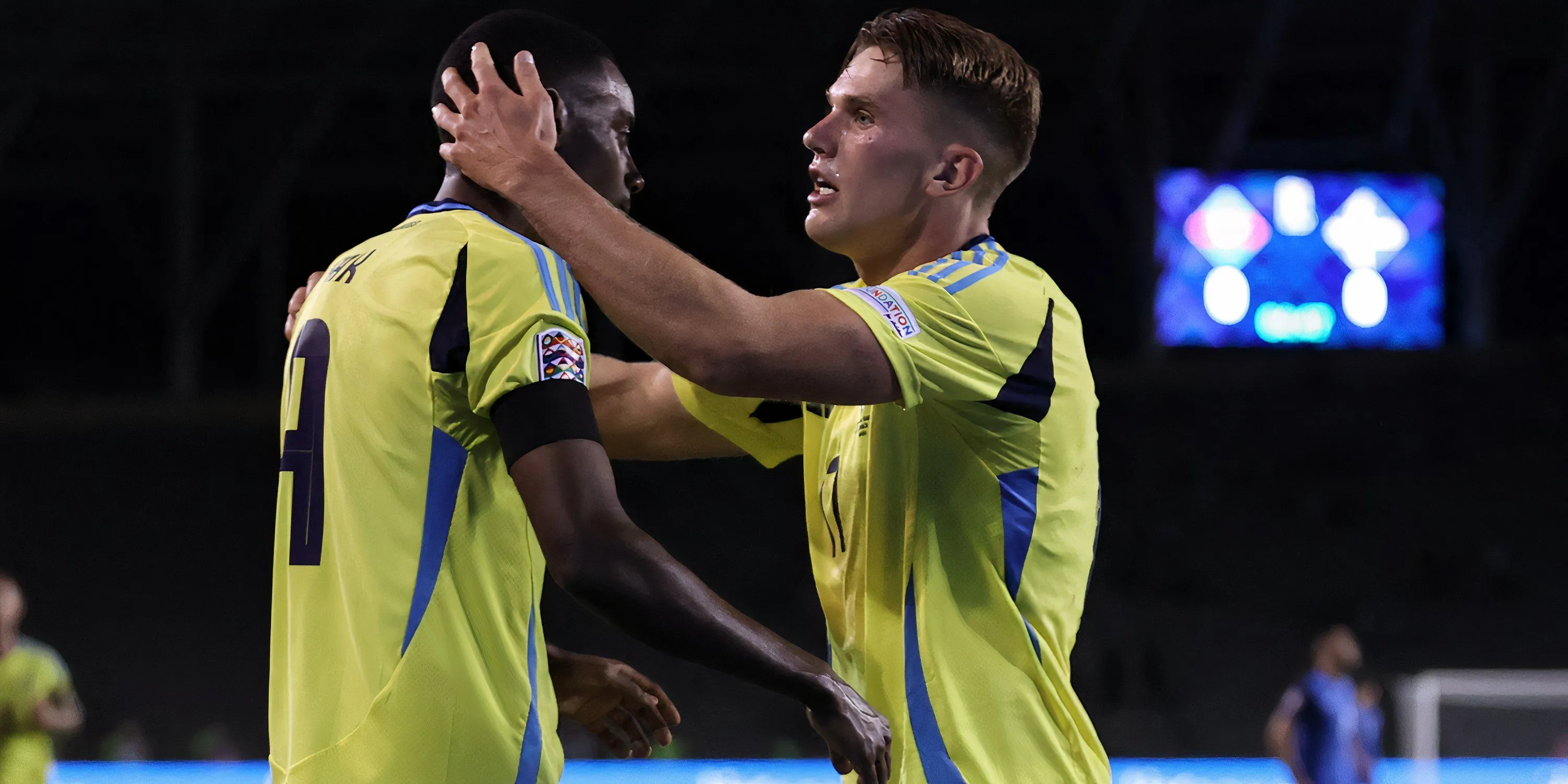 Viktor Gyokeres của Arsenal và Alexander Isak của Newcastle United, hai tiền đạo Thụy Điển tài năng