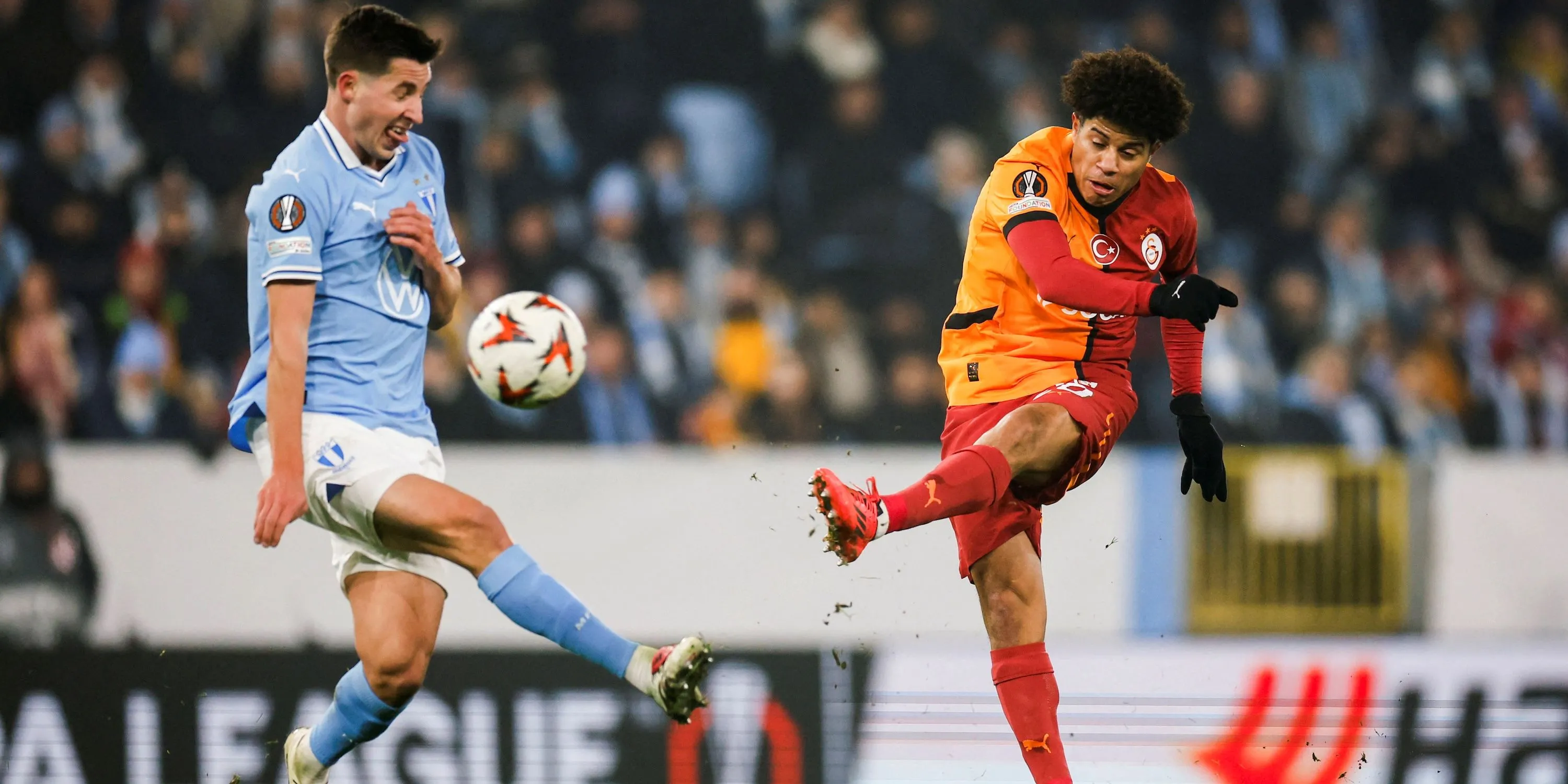 Gabriel Sara thi đấu cho Galatasaray, chứng minh khả năng ở cấp độ cao trước khi có thể gia nhập Premier League.