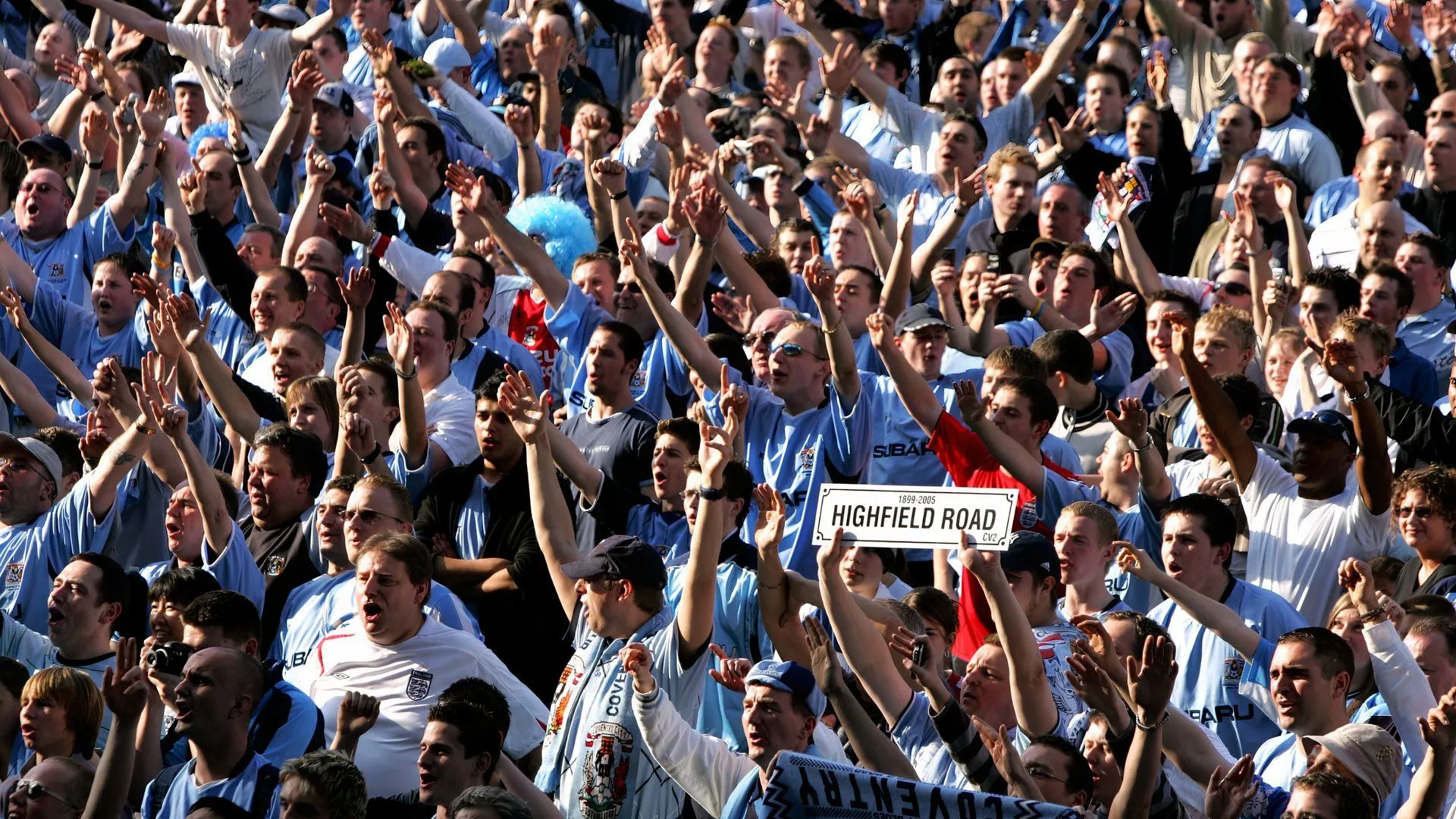 CĐV Coventry City trên khán đài CBS Arena, biểu hiện thất vọng sau những biến cố sân bãi và tài chính