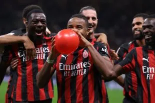 Christopher Nkunku ăn mừng bàn thắng cho AC Milan trong trận Coppa Italia, phương án tấn công thay thế nếu Leão vắng mặt