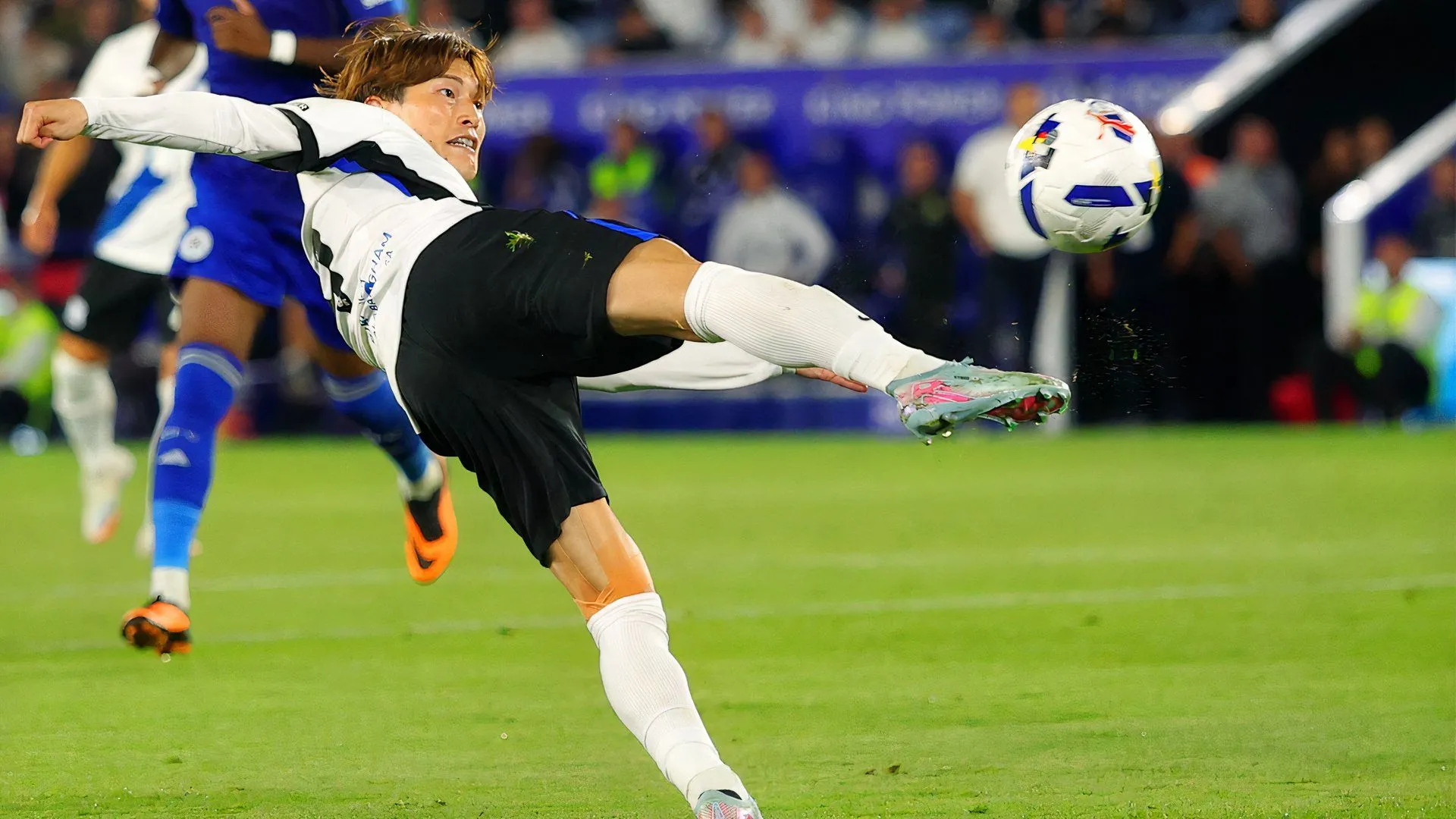 Kyogo Furuhashi trong màu áo Birmingham City, ảnh chụp tại trận gặp Leicester – tiền đạo Nhật Bản vẫn tìm kiếm bàn thắng đầu tiên ở Championship
