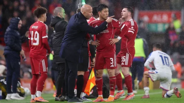 Liverpool chịu sức ép nặng nề sau thất bại liên tiếp trên mọi đấu trường