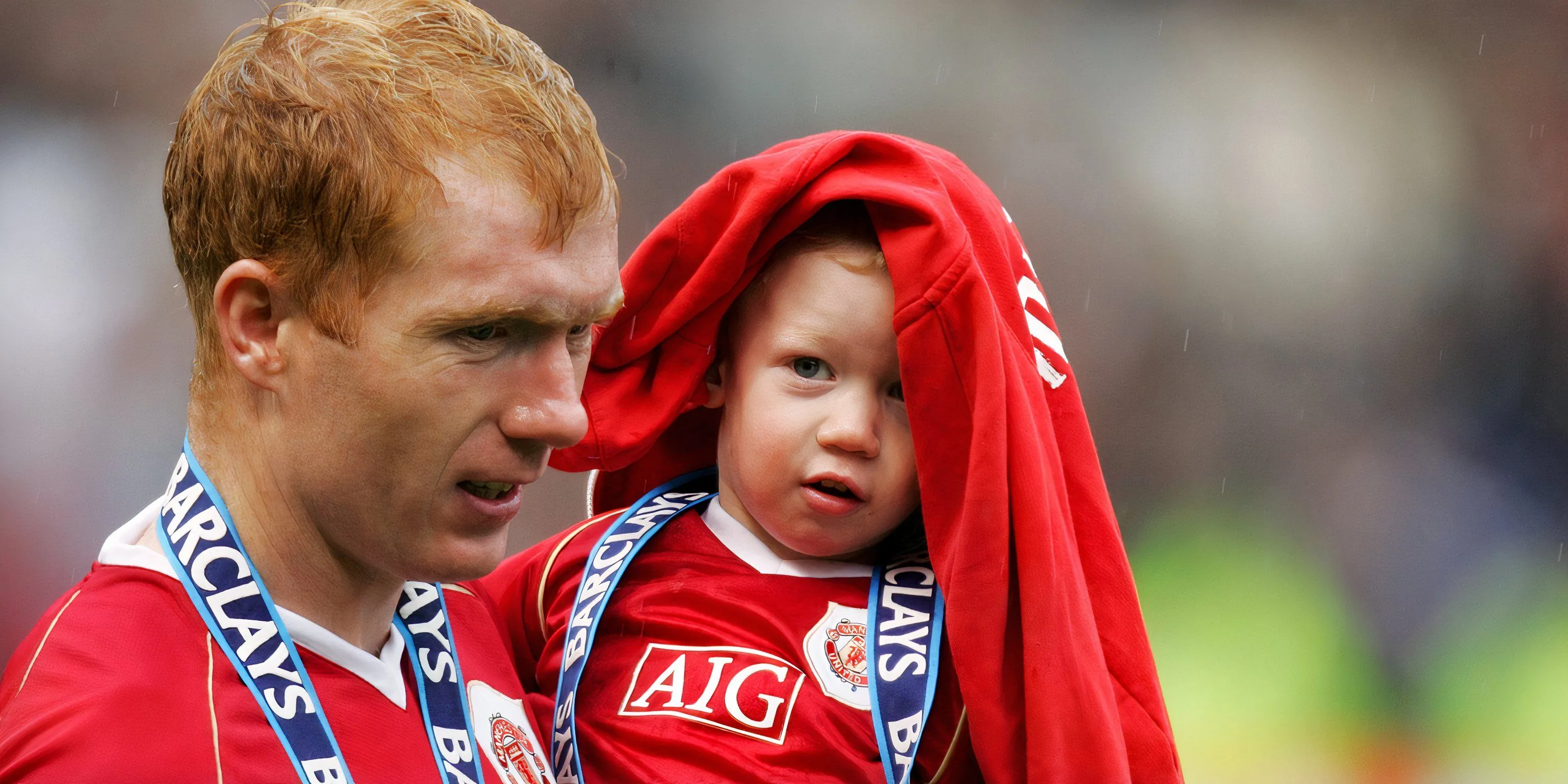 Paul Scholes trong vai trò bình luận viên và hoạt động cộng đồng ủng hộ trẻ tự kỷ